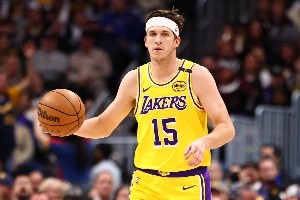 小里半场20+5+10有多难？科詹库杜从未做到 现役有2人做到3次😮