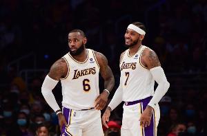 安东尼入选名人堂！詹姆斯：恭喜我的兄弟🙌🏾向你致敬🫡