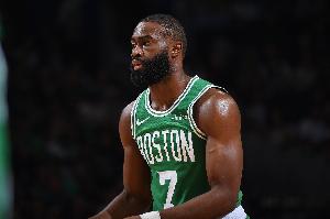 杰伦-布朗谈膝盖情况：感觉不错正朝着好的方向发展 专注于比赛