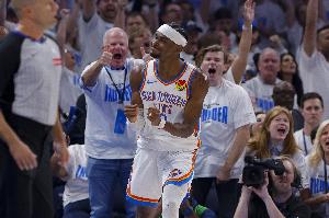 亚历山大谈主场球迷：他们总能制造更大噪音 世界上最好的球迷