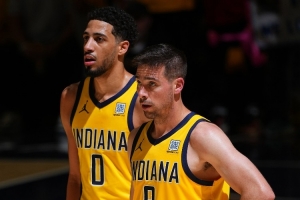 麦康纳巨星般表现难救主 总决赛这个阶段就是拼顶级球员的地步了