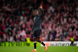 记者：拜仁继续待命关注尼科，已提交第2份报价&净年薪1200万欧