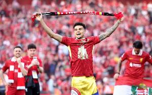 世体：尼科转会谈判受阻，巴萨再次把目光投向迪亚斯