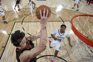 马健：杨瀚森自主进攻力有待开发 安全方面考虑他可提前结束夏联