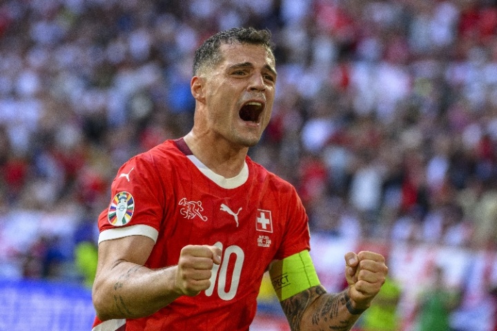 图片报：勒沃库森预计2000万欧出售扎卡 双冠王中轴线彻底解体