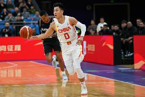 拼劲十足！高诗岩出战8分半钟 4罚球全中拿下4分2篮板1助攻1抢断