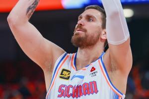 直播吧：深圳男篮签下前四川内线外援马里奇