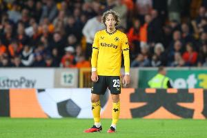 记者：米兰试图争夺多特蒙德猎物，想引进狼队前锋法比奥-席尔瓦