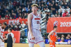 广东2次送不菲现金哪来的钱？媒体人：卖周琦的600万太耐花了😂