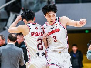 兵强马壮！广东目前阵容：小胡徐杰崔永熙萨林杰杜润旺焦泊乔领衔