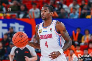 媒体人：萨姆纳至少目前还没有加盟广东