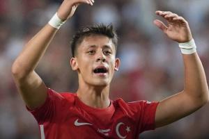 鼻青脸肿😢土耳其世界排名27+首发身价2亿，却遭西班牙6球暴打