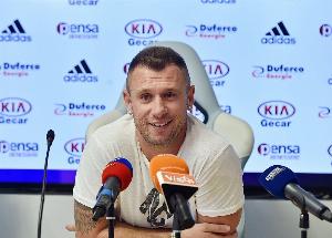 卡萨诺为皮奥-埃斯波西托和卡马达提供建议：少交朋友，远离女人