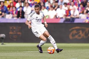 记者：皇马方面表示姆巴佩只需休养3天，马斯坦托诺伤势也不重