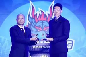 山东男篮11号秀！前CBA球员阿泽蒙BA赛场狂轰101分 助队6连胜领跑