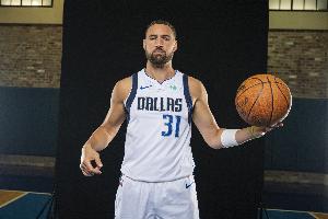 基德：克莱能量令人难以置信 敢于发声他的领导力对球队至关重要