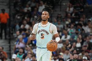 占先机！第三节马刺净胜湖人9分 三节打完握有8分优势