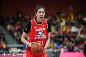 这……四川全运女篮首节31比4山西全运女篮 半场结束时领先57分