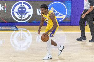 布朗尼在场上已不再显得格格不入 但想真正立足NBA进攻仍需打磨