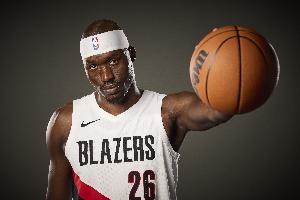 太准了！里斯底角接球稳稳命中三分球