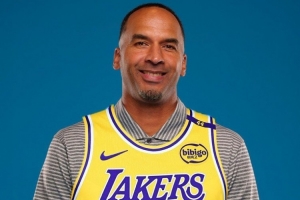 美网友：感谢湖人名宿Nico的大力支持 离任前请再把加福德送过来