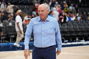 媒体人：鲍尔默搞出一副还要冲冠的样子 只是骗骗小孩子的把戏