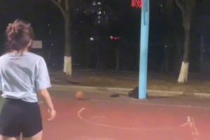 左手投篮的妹妹什么含金量？