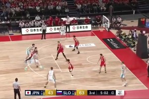 卧槽，这都能传过去！东契奇当年这记神仙背传我都看傻了！🤯