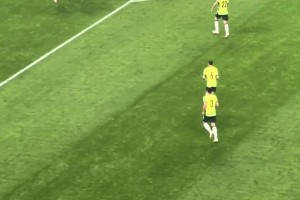 实拍：塞鸟能在短时间内调整出射门空间，这就是别的队员做不到的