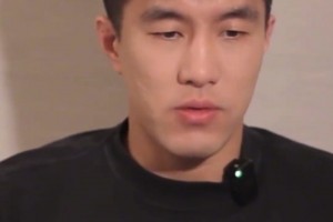 郭艾伦再谈受伤经过：刚拿球那人就冲过来往眼上捅 那动作没必要