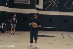 师父大战徒弟！杰伦布朗单挑麦迪，最后一球太搞笑了！