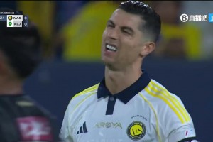 太追求角度！哈纳姆突破造点，C罗主罚点球击中门柱外侧弹出