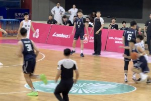 男篮后卫新希望！赵维伦高速持球二加一，根本无惧对抗