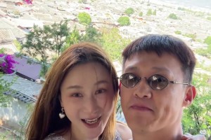 享受生活啊！周鹏携娇妻度假：丽江美不美？😍