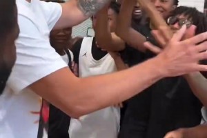 东契奇现身芝加哥 这个视角下瘦的没网传的那么明显