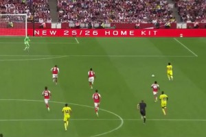 太快了！黄潜断球一脚直塞撕破枪手防线！丹朱马单刀长驱直入破门