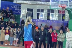 😏让他感受一下中国女人的三分！